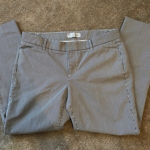 GAP gray and white slim cropped  pants